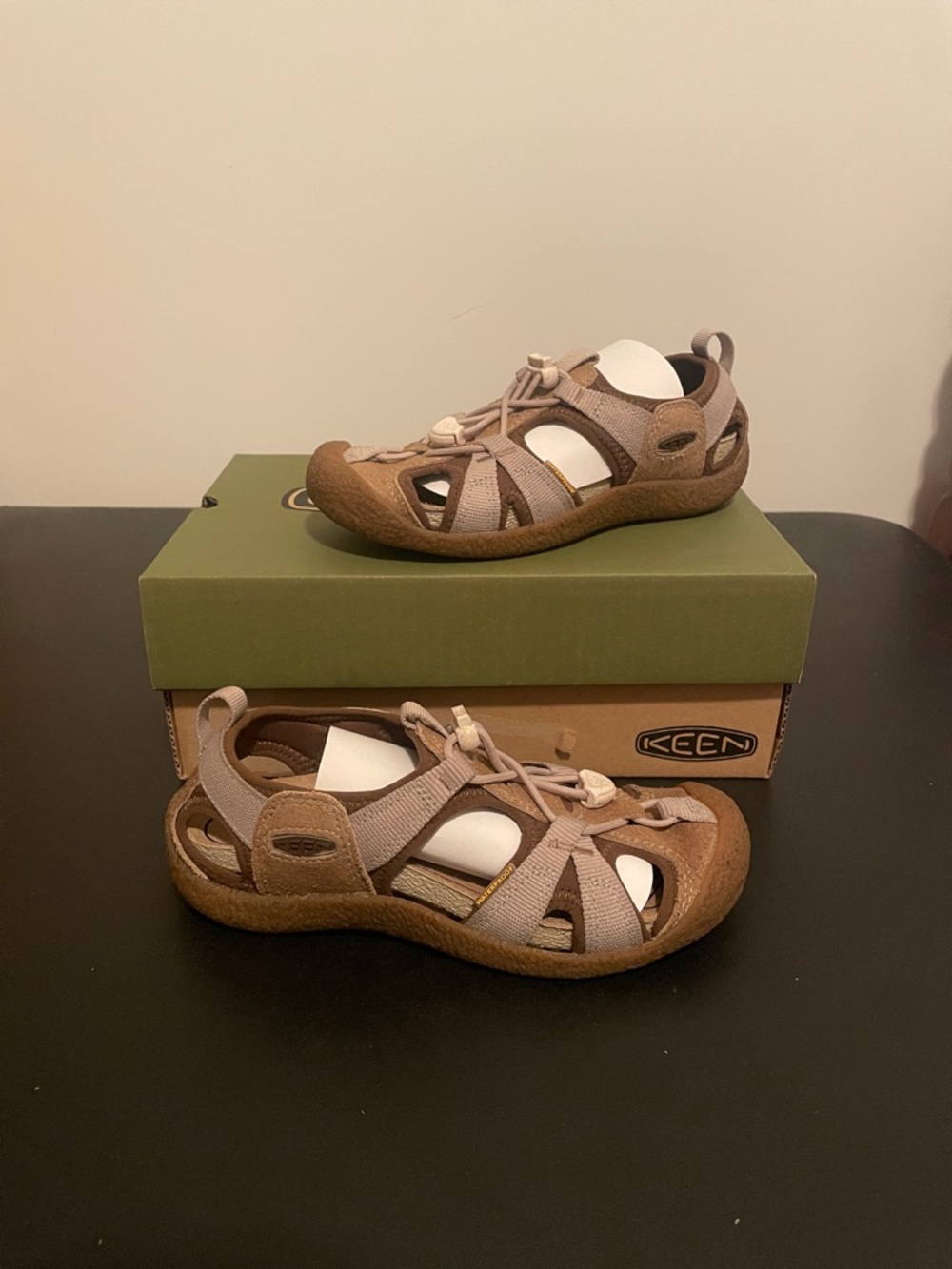 Keen Howser Harvest Sandal Beige/Plaza Taupe Women’s 5 JB
